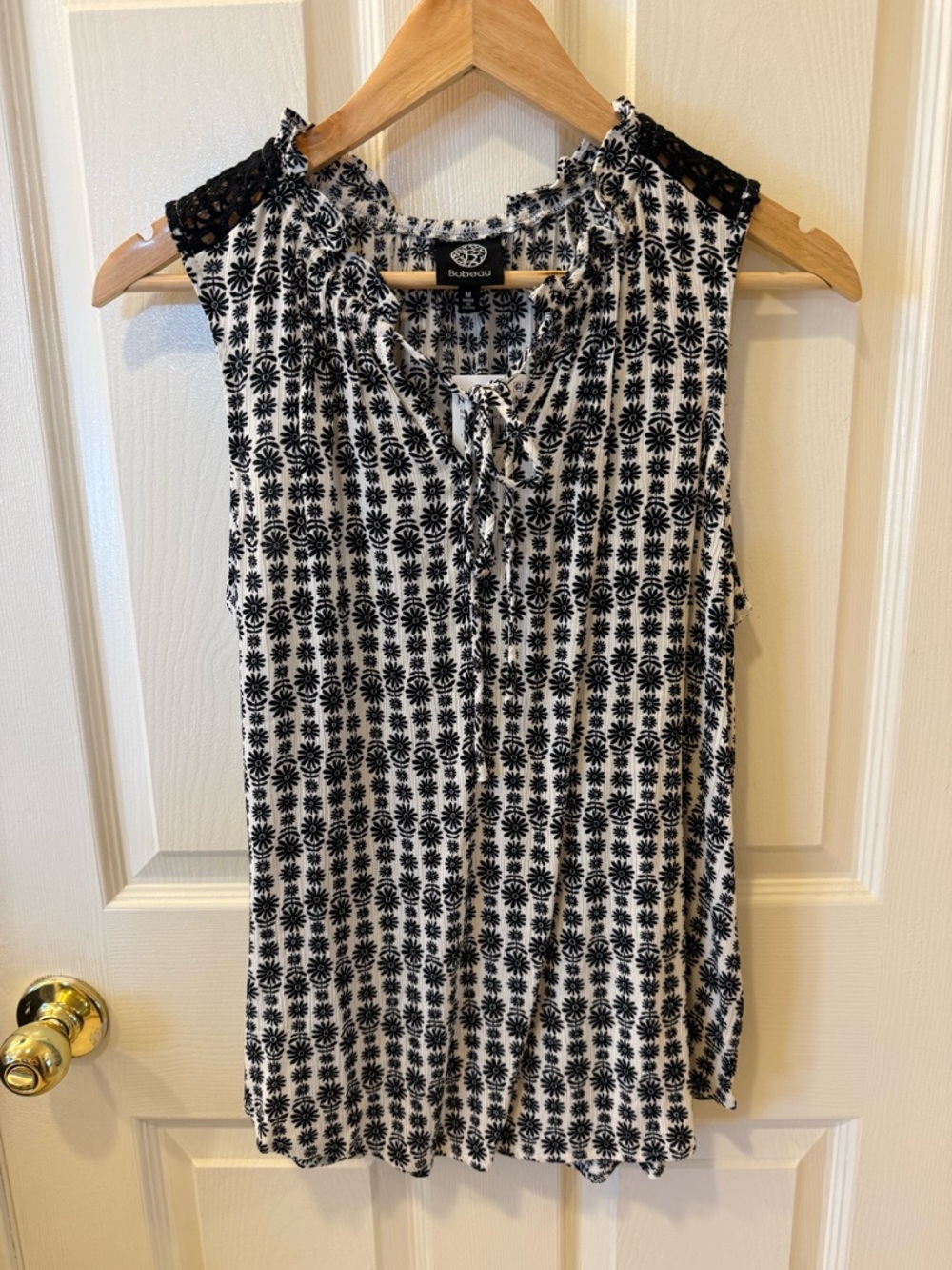 Bobeau Crochet Yoke Sleeveless Top